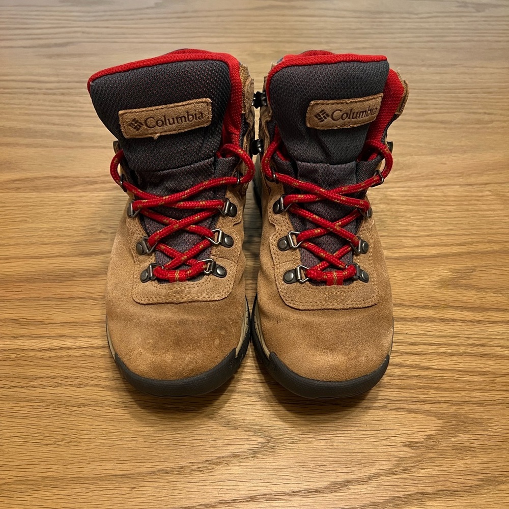 Columbia Women’s Newton Ridge Plus Waterproof Amped Hiking Boot